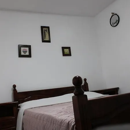 “casuta Galbena”