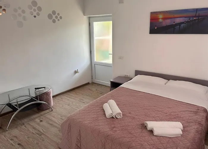 “casuta Galbena” *